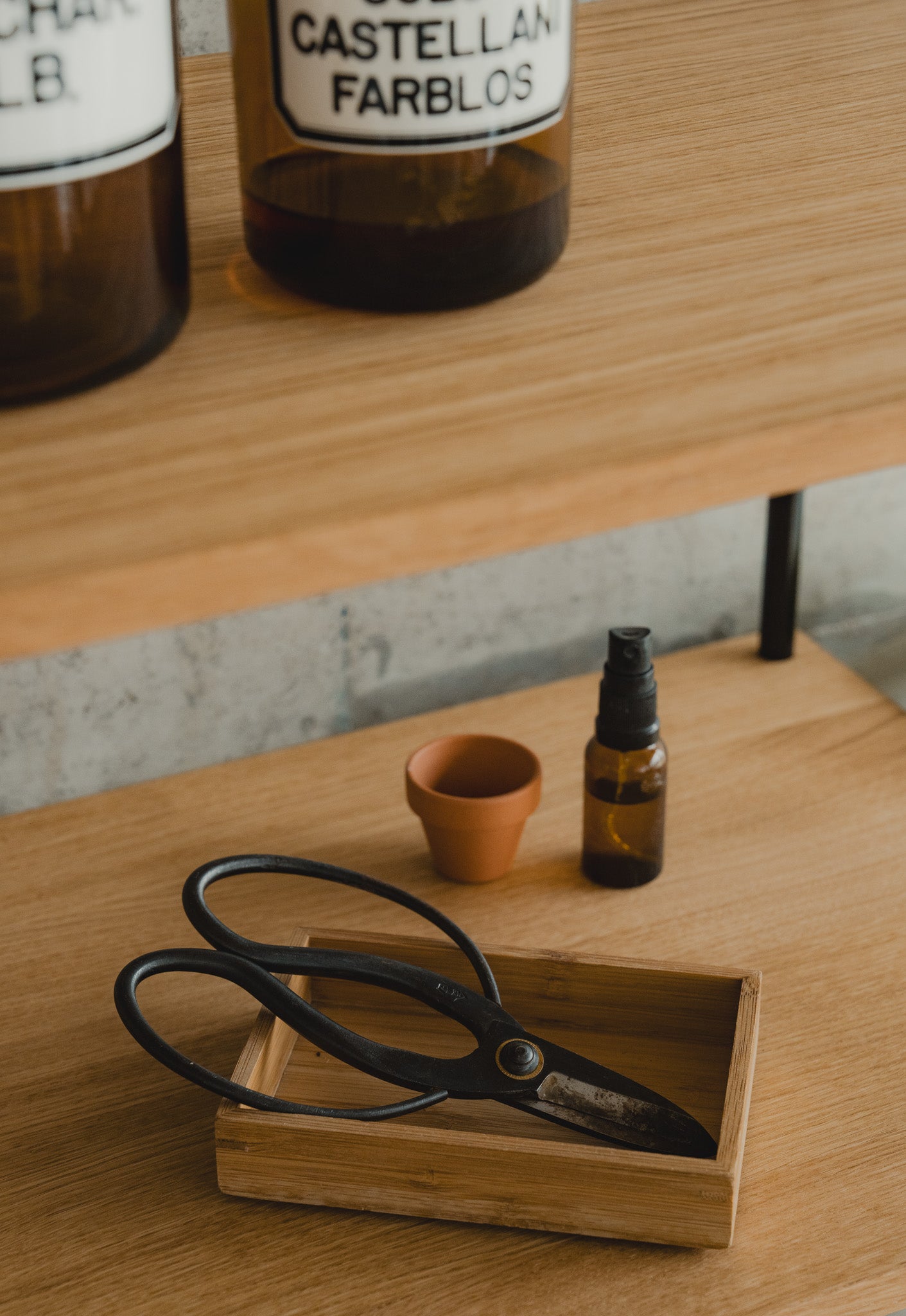 Large Standing Shelf Single H2