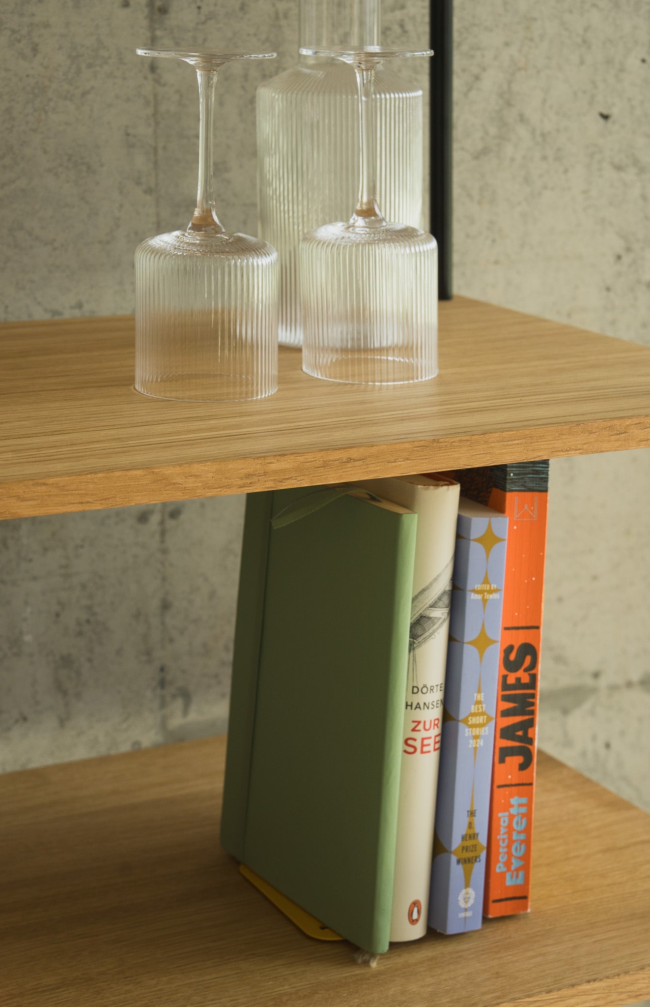 Slim & Tall Standing Display Shelf for Living Rooms - KUUDU Modular Shelving System - Oak