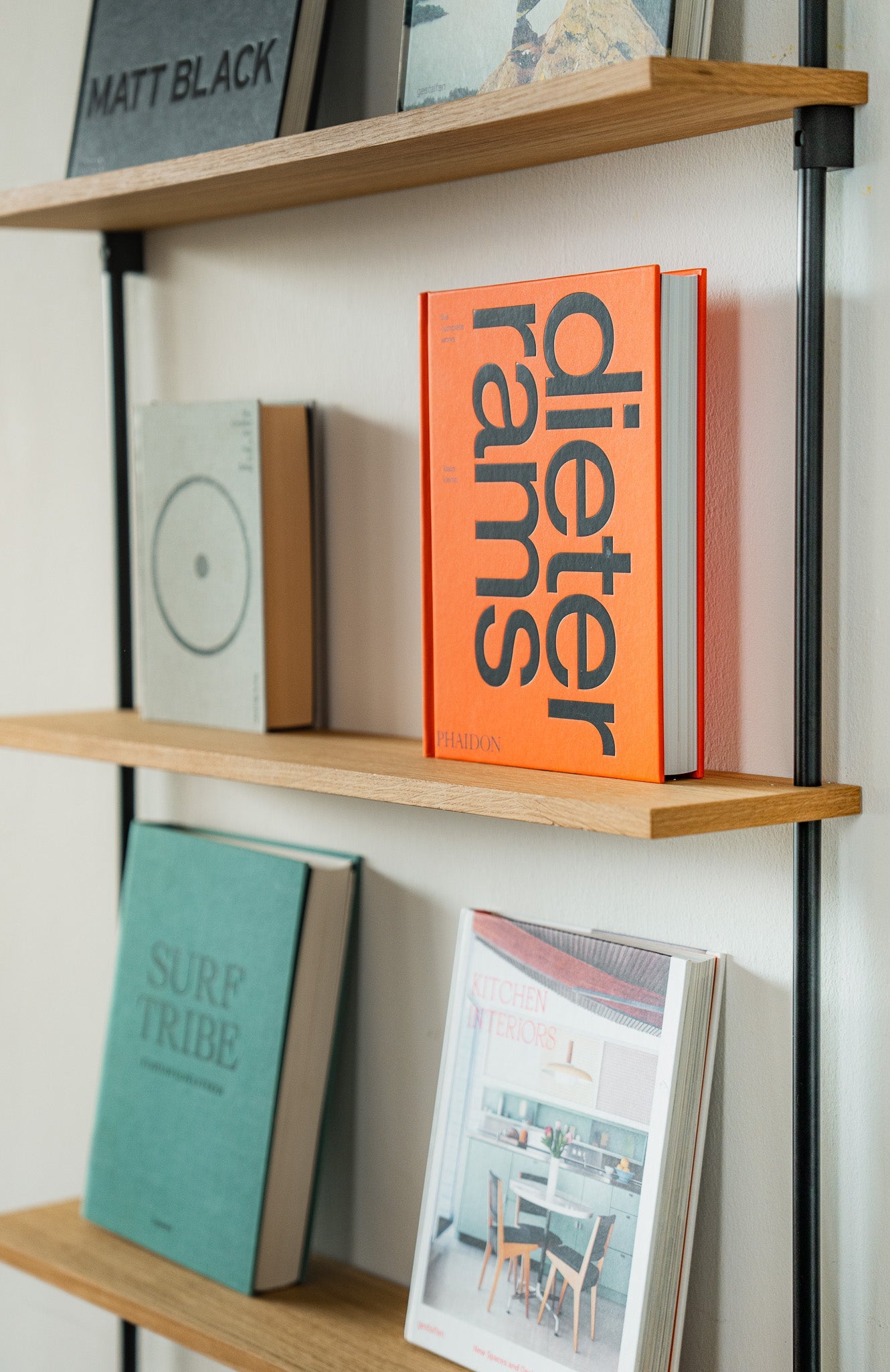 Danish-design oak wall shelf — KUUDU modular shelving for living room, bedroom and entryway