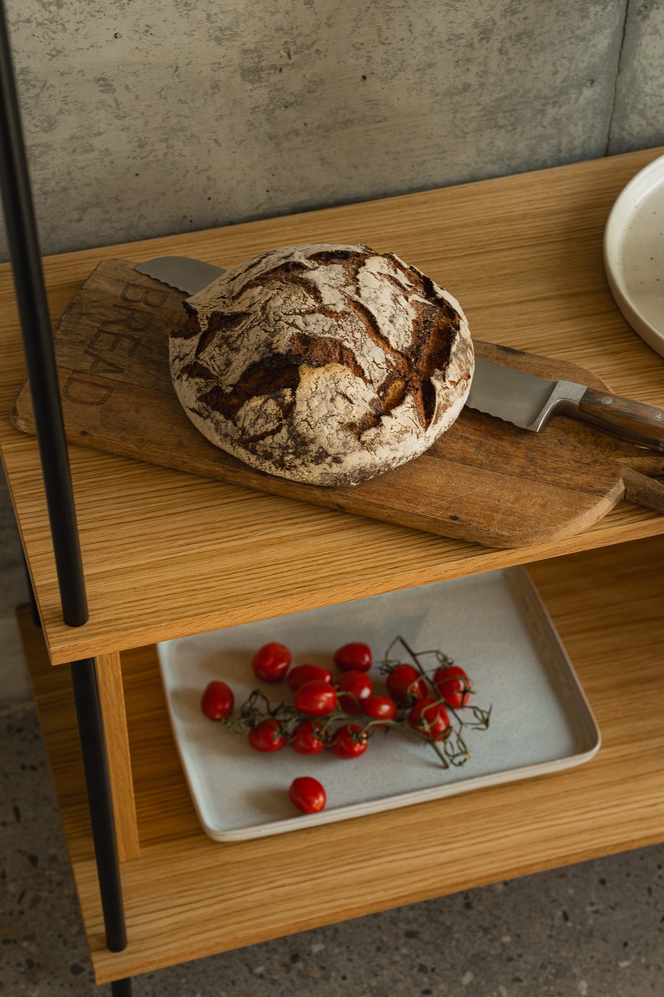 Compact Vertical Display Shelf for Small Spaces - KUUDU Modular Shelving System - Oak