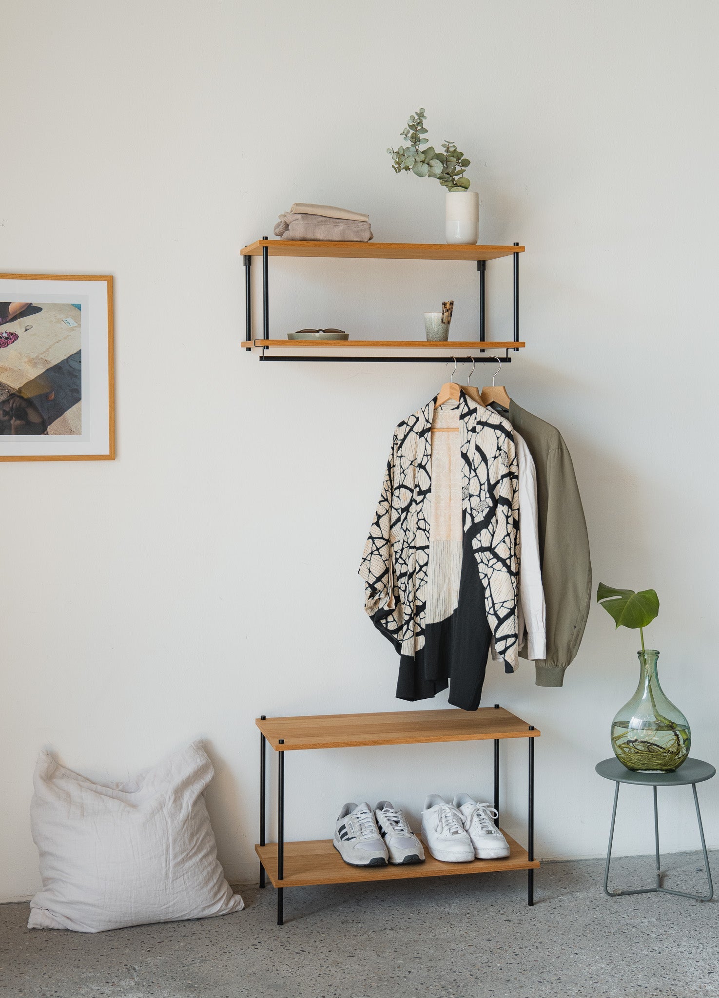 Floating Hanging Wardrobe Rail with Top Shelf - KUUDU Modular Shelving System - Oak