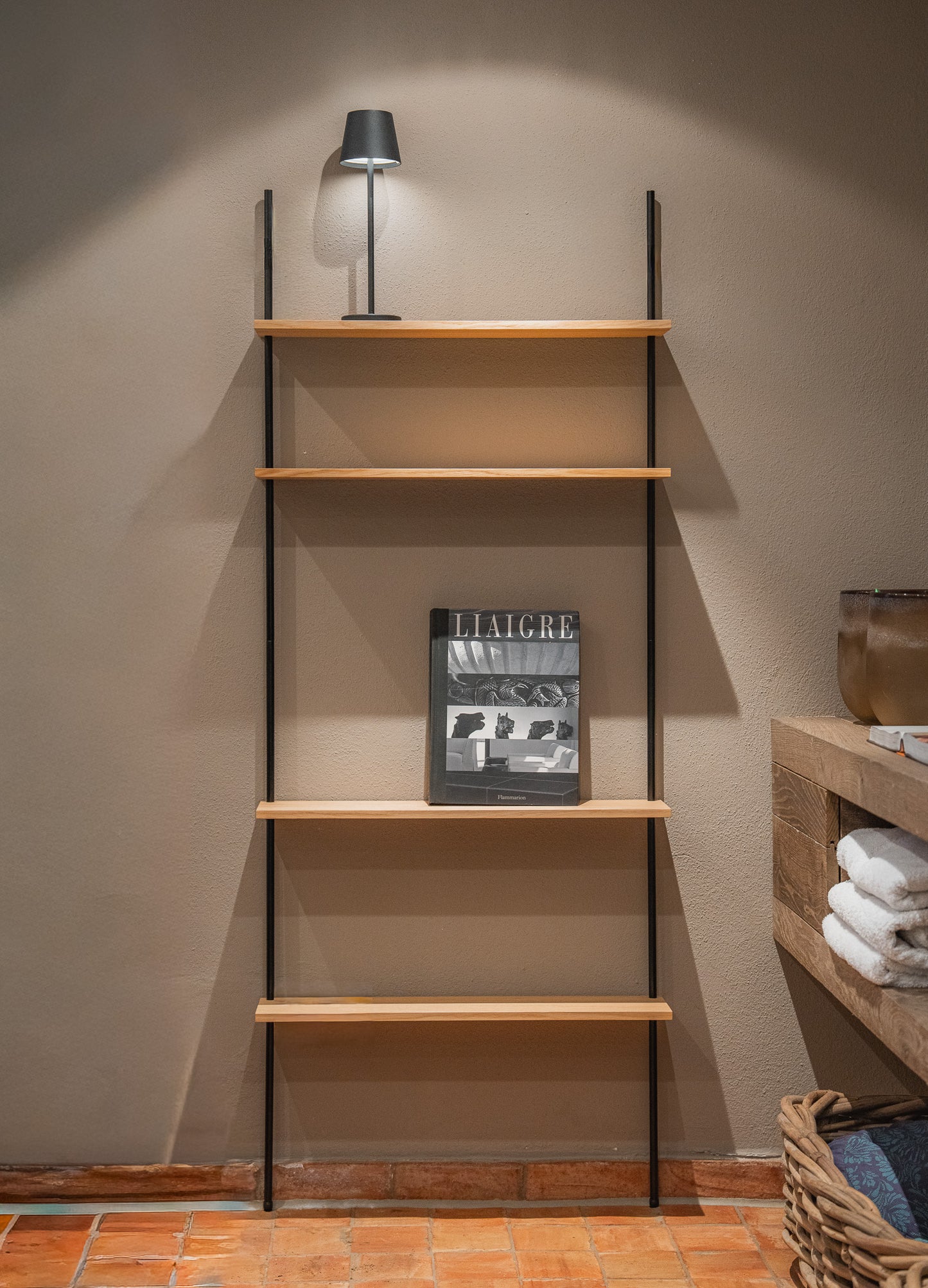 Wall Shelf Single H2
