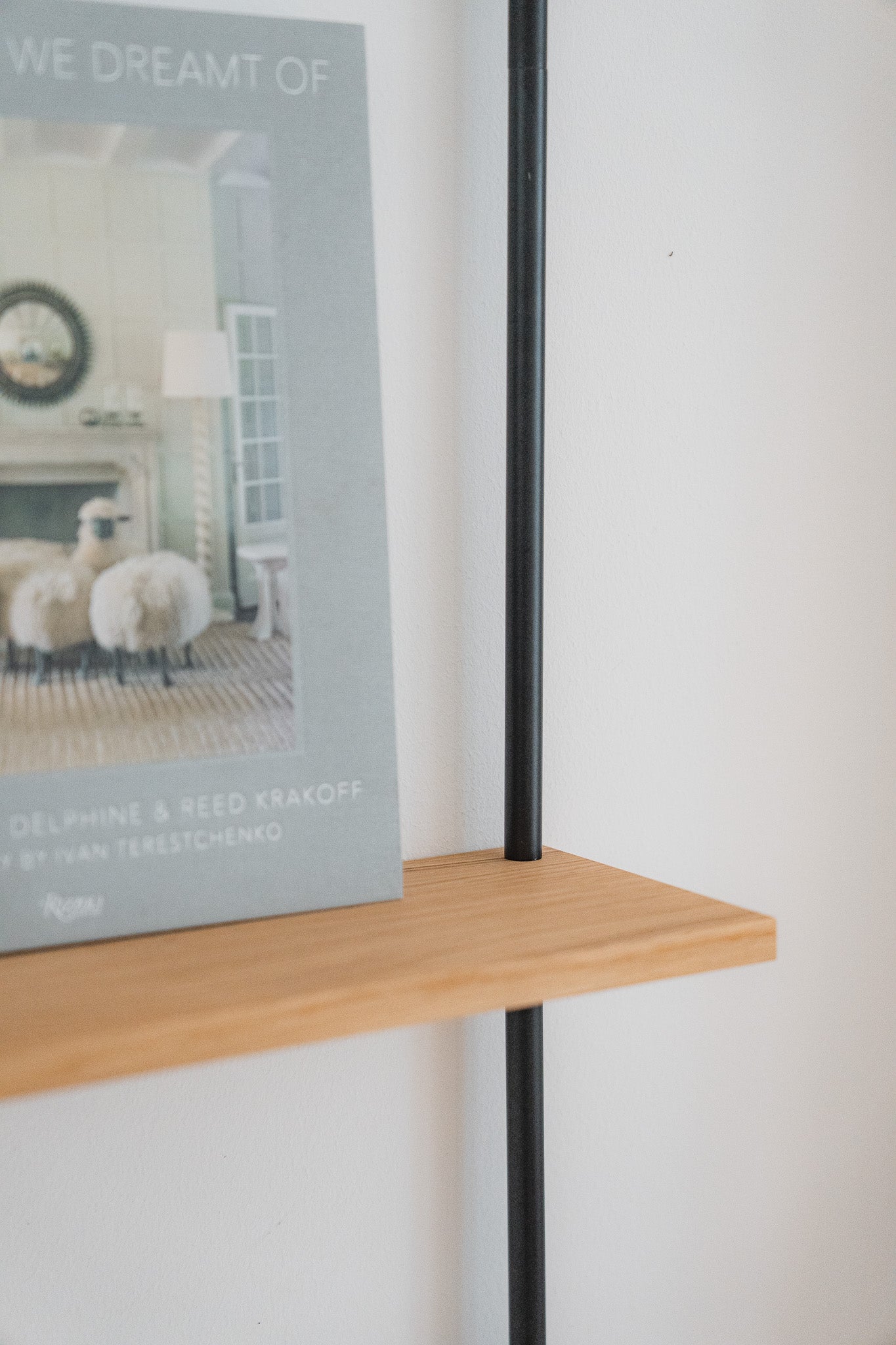 Wall Shelf Single M4